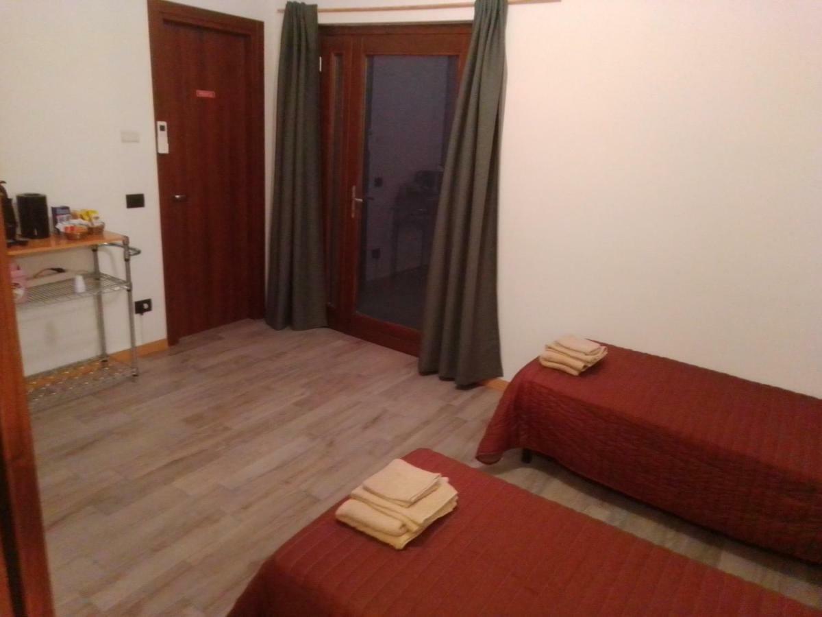 Hotel Al Terminal Somma Lombardo Exterior foto